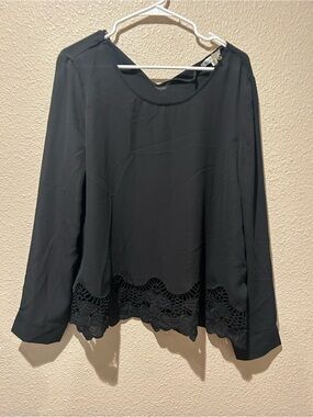 Womens Black Long-Sleeve Blouse with Crochet Lace Hem